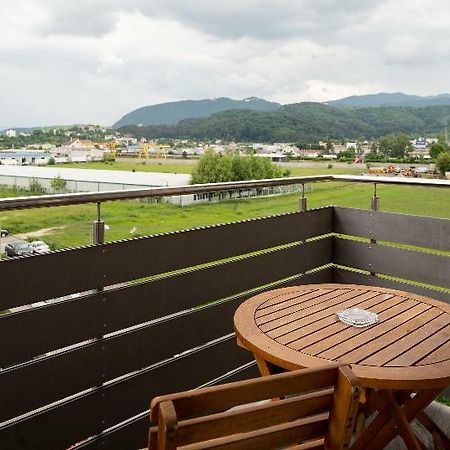 Brasov Holiday Apartments - Magenta Екстериор снимка