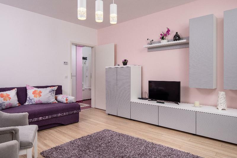 Brasov Holiday Apartments - Magenta Екстериор снимка