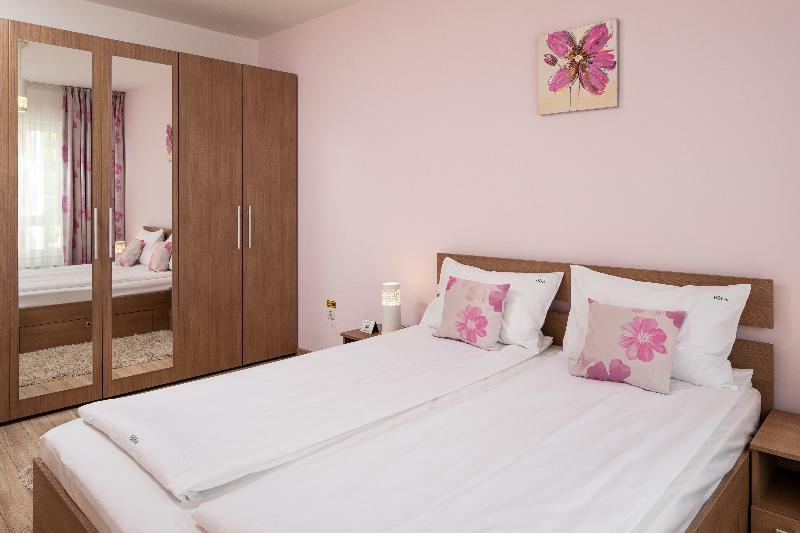 Brasov Holiday Apartments - Magenta Екстериор снимка